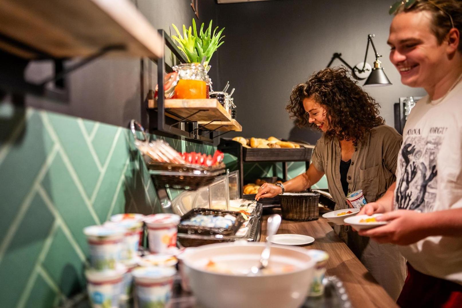 Bud Gett Hostels Groningen Eksteriør bilde